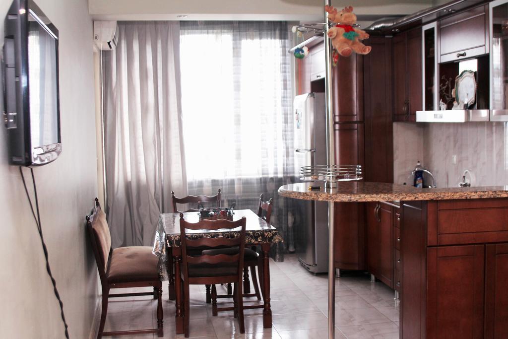 Apartment Rustaveli 57 Batumi Exterior photo